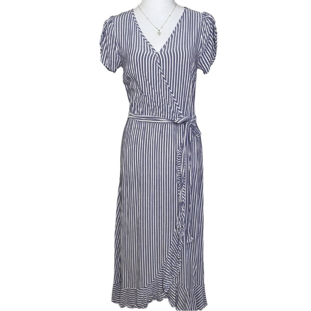 Näif flowy blue and white striped dress